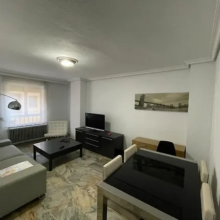 Piso De 3 Con Salon En El Centro De Apartment