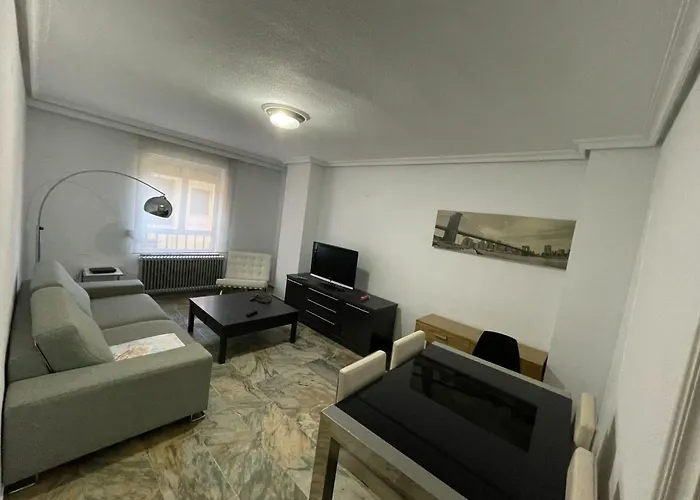 Piso Amplio En El Centro De Salamanca, Tv, Wifi